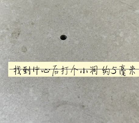梅河口瓷砖空鼓维修公司专业解答在瓷砖铺贴过程中，如果砂料搅拌不均匀，将会带来以下问题